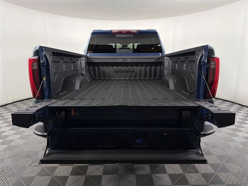 New 2026 GMC Sierra 2500 Denali Ultimate AWD/4WD image 17