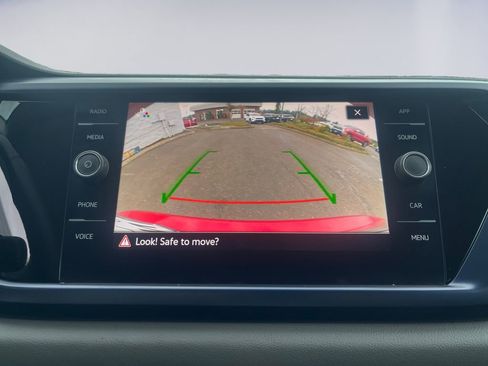 Used 2022 Volkswagen Taos SE image 14