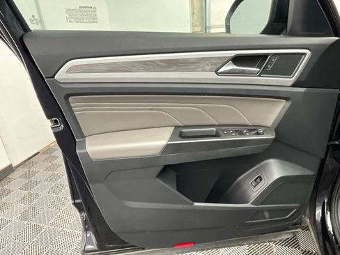 Used 2023 Volkswagen Atlas Cross Sport SE FWD image 14