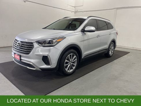 Used 2017 Hyundai Santa Fe SE image 3