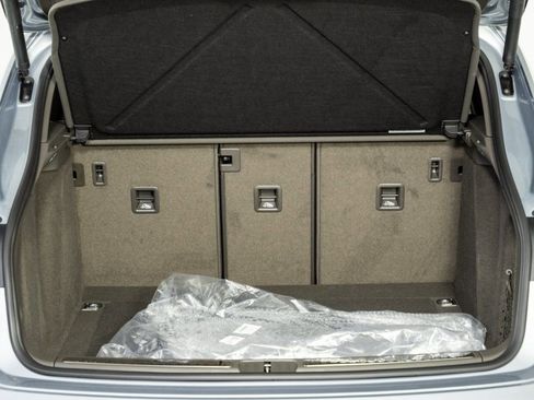 New 2026 Porsche Macan Base image 31