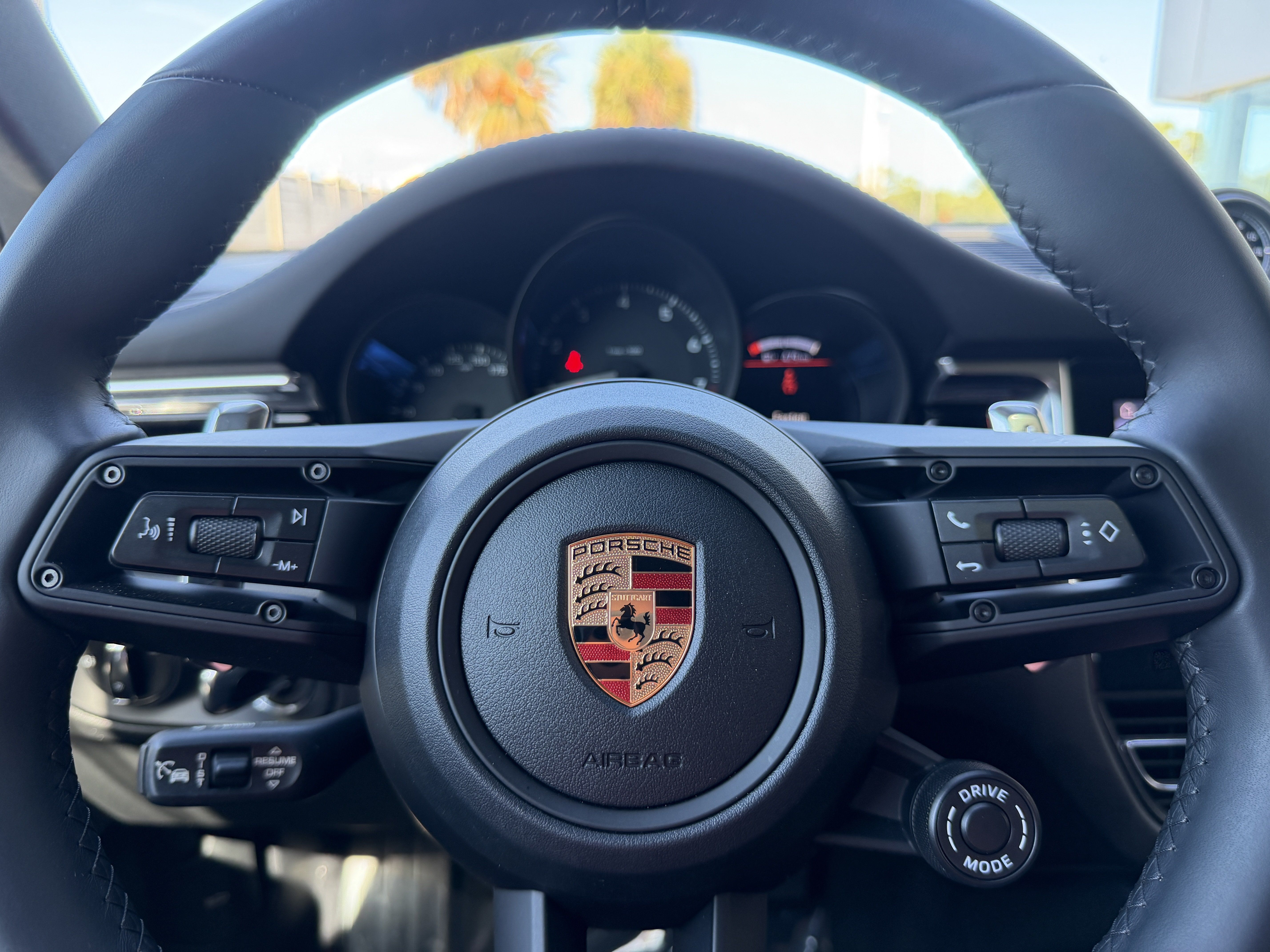 Certified 2026 Porsche Macan AWD/4WD image 33