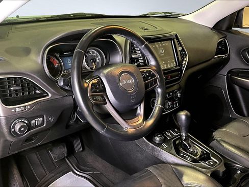 Used 2019 Jeep Cherokee Limited image 16