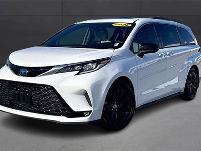 Used 2022 Toyota Sienna XSE