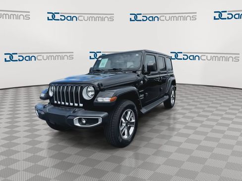 Used 2022 Jeep Wrangler Unlimited Sahara w/ Cold Weather Group AWD/4WD image 4