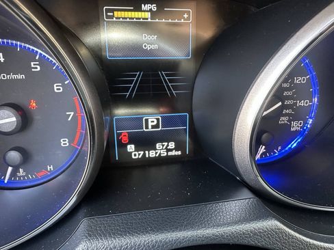 Used 2018 Subaru Outback 3.6R Touring AWD/4WD image 2