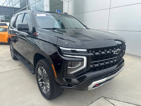 Used 2025 Chevrolet Tahoe Z71 w/ Comfort Package AWD/4WD image 1