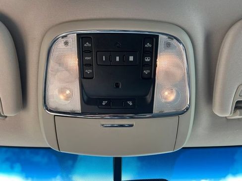 Used 2011 Jeep Grand Cherokee Laredo AWD/4WD image 28