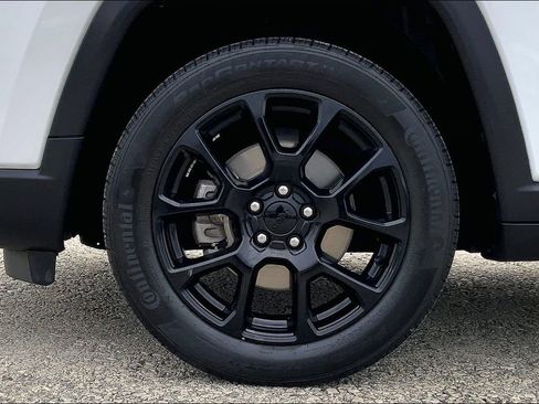 Used 2022 Jeep Compass Altitude image 11