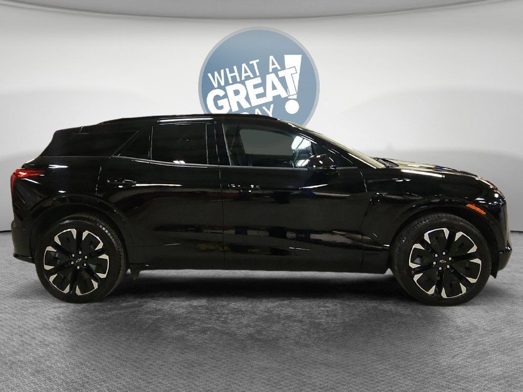Certified 2026 Chevrolet Blazer EV RS w/ Super Cruise Package AWD/4WD image 2