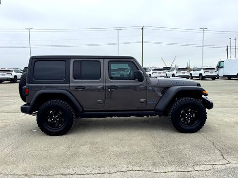 Used 2024 Jeep Wrangler Unlimited image 6
