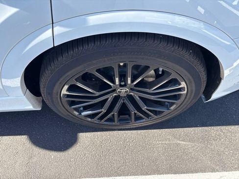 Used 2025 Audi SQ8 Prestige AWD/4WD image 9