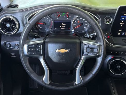 Used 2025 Chevrolet Blazer LT image 4