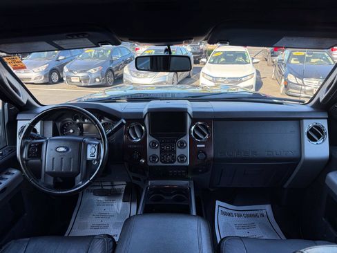 Used 2015 Ford F250 Lariat w/ Lariat Ultimate Package AWD/4WD image 15
