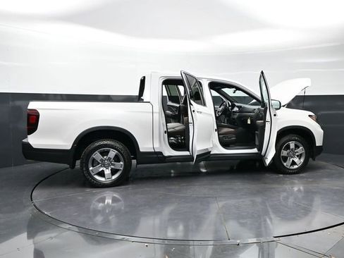 Certified 2025 Honda Ridgeline RTL image 40