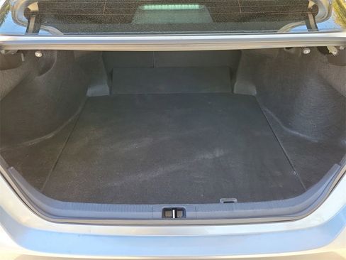 Used 2023 Toyota Camry SE image 8