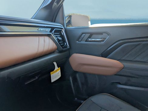 New 2026 GMC Canyon AT4 image 29