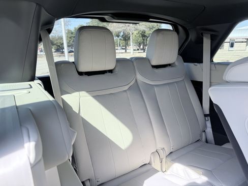 Used 2023 Land Rover Range Rover Long Wheelbase Autobiography image 56