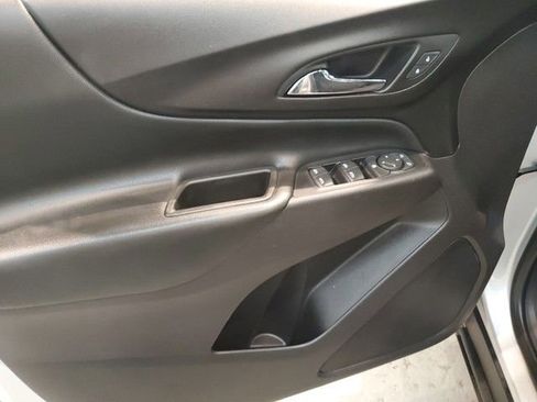 Used 2020 Chevrolet Equinox LT image 11