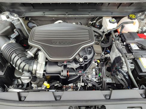 Used 2023 GMC Acadia SLT w/ Technology Package image 9