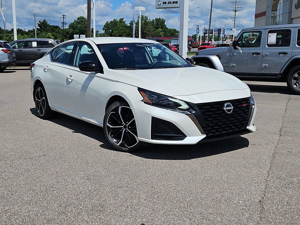 Used 2025 Nissan Altima 2.5 SR AWD/4WD image 32