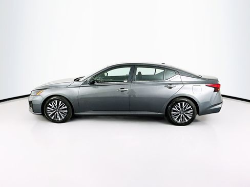 Used 2025 Nissan Altima 2.5 SV image 4