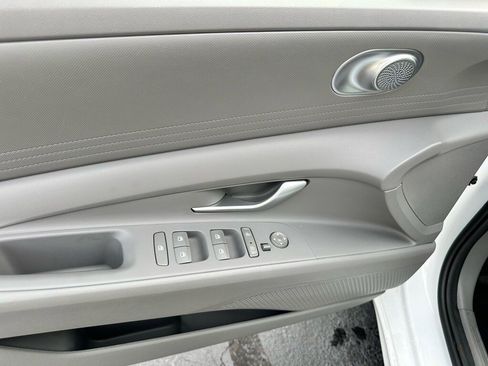 Used 2023 Hyundai Elantra SEL w/ Cargo Package image 15