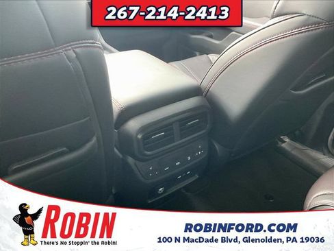 Used 2025 Honda Pilot Black Edition image 12