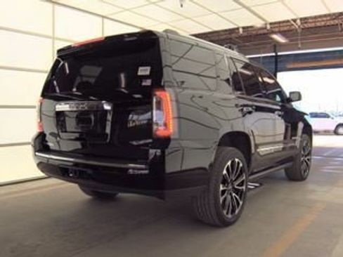 Used 2020 GMC Yukon Denali w/ Denali Premium Package image 3
