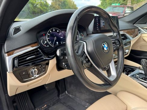 Used 2017 BMW 530i RWD image 13