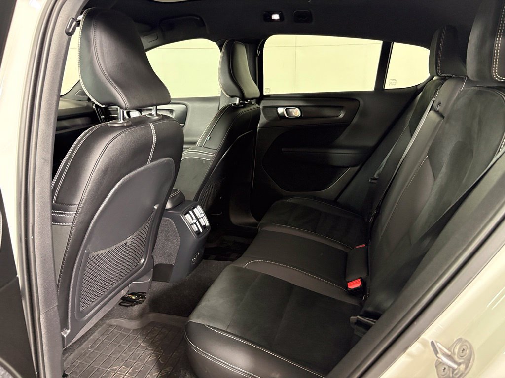 Used 2023 Volvo C40 P8 Recharge Ultimate w/ Protection Package Premier AWD/4WD image 32
