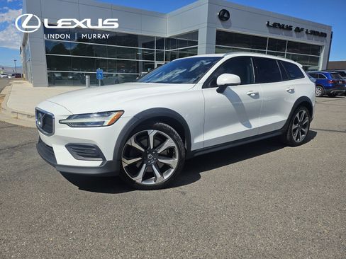 Used 2020 Volvo V60 T5 Cross Country w/ Protection Package Premier AWD/4WD image 1