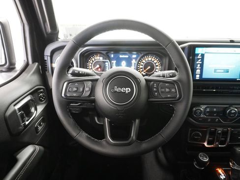 New 2026 Jeep Gladiator Sport image 18