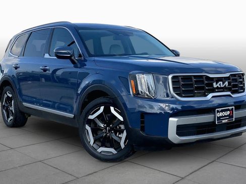 Used 2023 Kia Telluride S FWD image 3