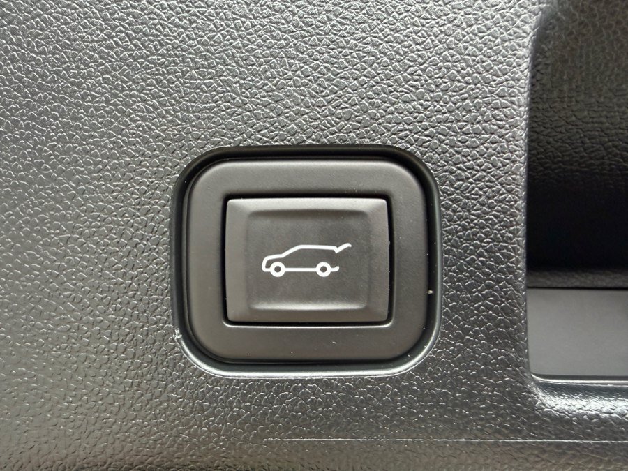 Used 2024 Chevrolet Equinox EV RS FWD image 46