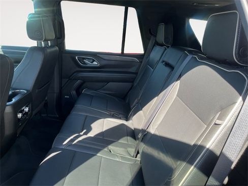 Used 2023 GMC Yukon SLT image 13