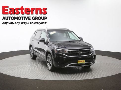 Used 2024 Volkswagen Taos SE FWD image 49