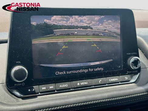 Used 2022 Nissan Rogue SV FWD image 17