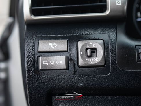 Used 2014 Lexus LX 570 4WD image 40