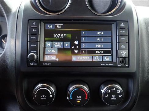Used 2014 Jeep Patriot Latitude AWD/4WD image 16