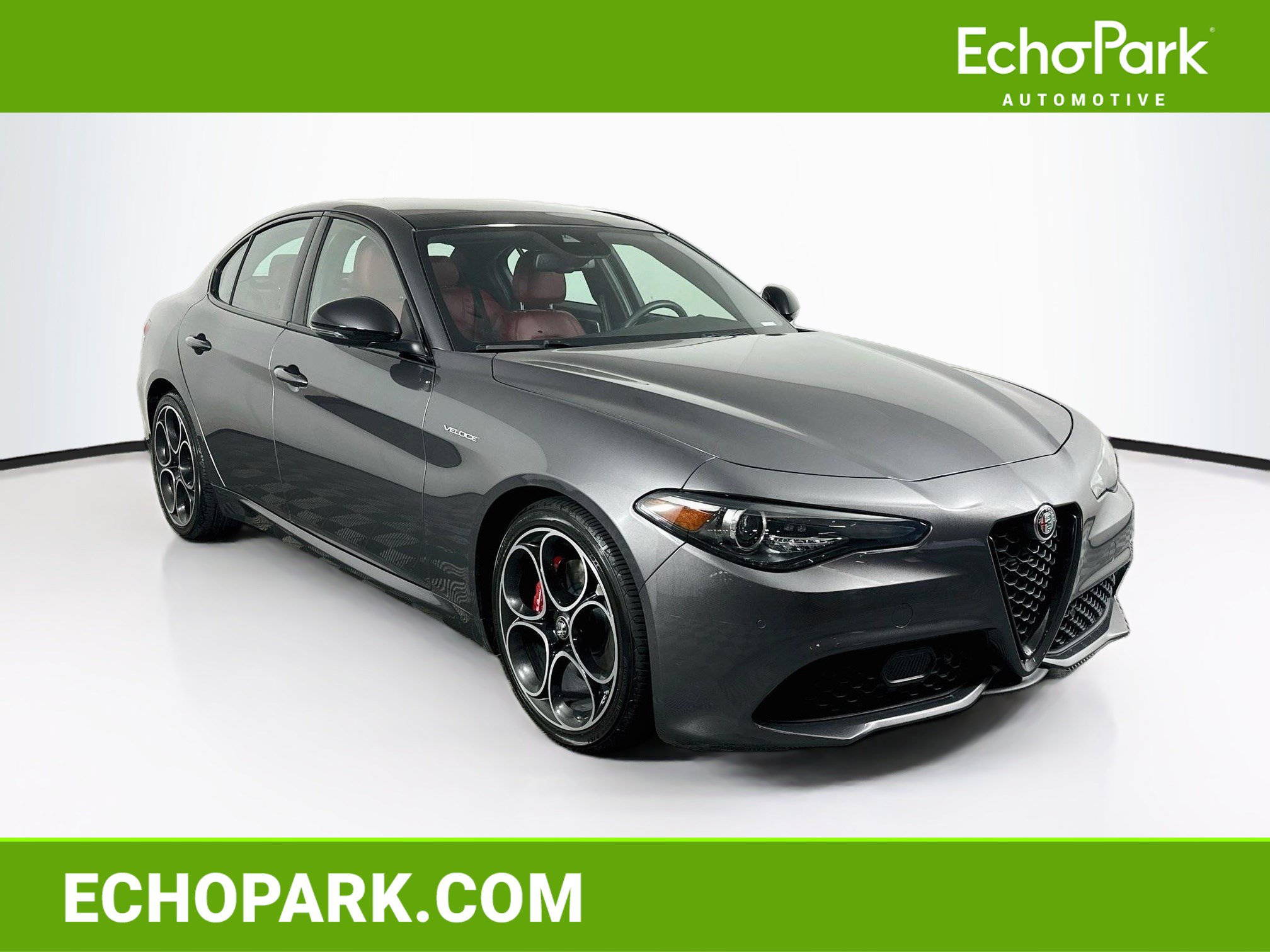 Used 2023 Alfa Romeo Giulia Veloce RWD image 1