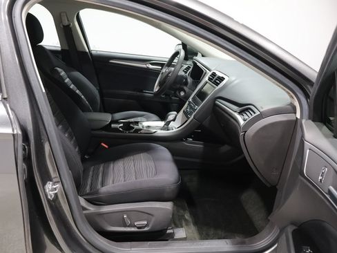 Used 2016 Ford Fusion SE FWD image 23