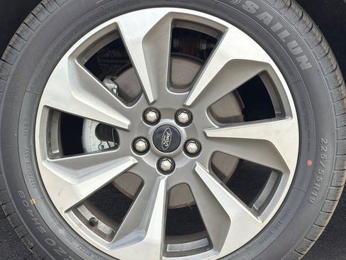 Used 2024 Ford Escape Platinum AWD/4WD image 32