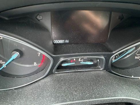 Used 2018 Ford Escape SE w/ SE Sync 3 Package AWD/4WD image 4