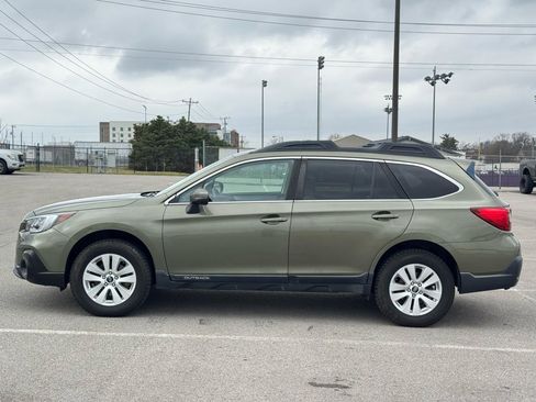 Used 2018 Subaru Outback 2.5i Premium image 9