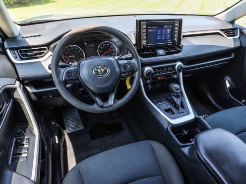 Used 2022 Toyota RAV4 LE w/ Carpet Mat Package (TMS) AWD/4WD image 18