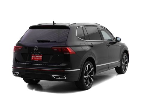 Used 2022 Volkswagen Tiguan SEL R-Line image 2