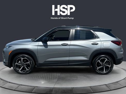 Used 2023 Chevrolet TrailBlazer RS w/ Convenience Package FWD image 2