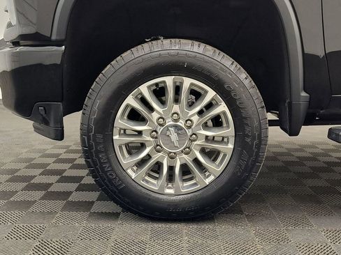 Used 2020 Chevrolet Silverado 2500 High Country w/ Z71 Off-Road Package image 10
