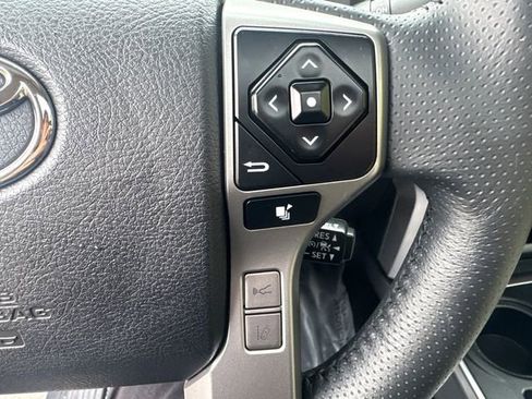 Used 2022 Toyota 4Runner SR5 Premium image 33